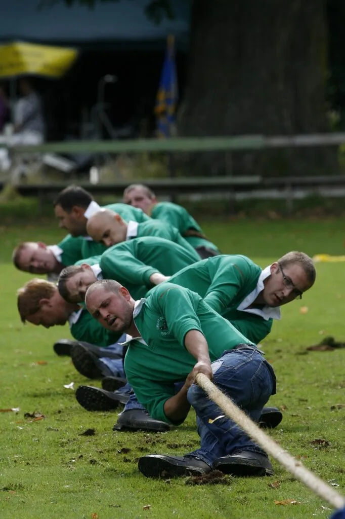 dew, tug of war, draw